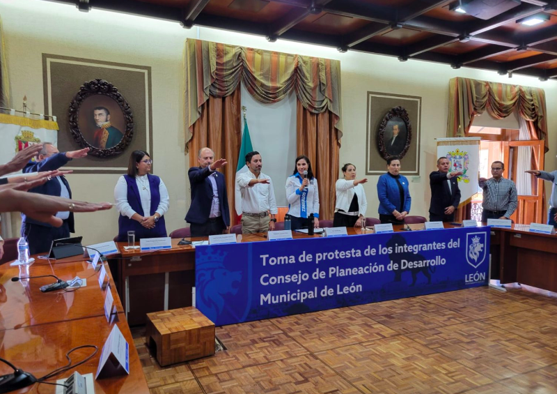 PARTICIPAN LEONESES EN EL DESARROLLO DE UNA MEJOR&nbsp;CIUDAD.